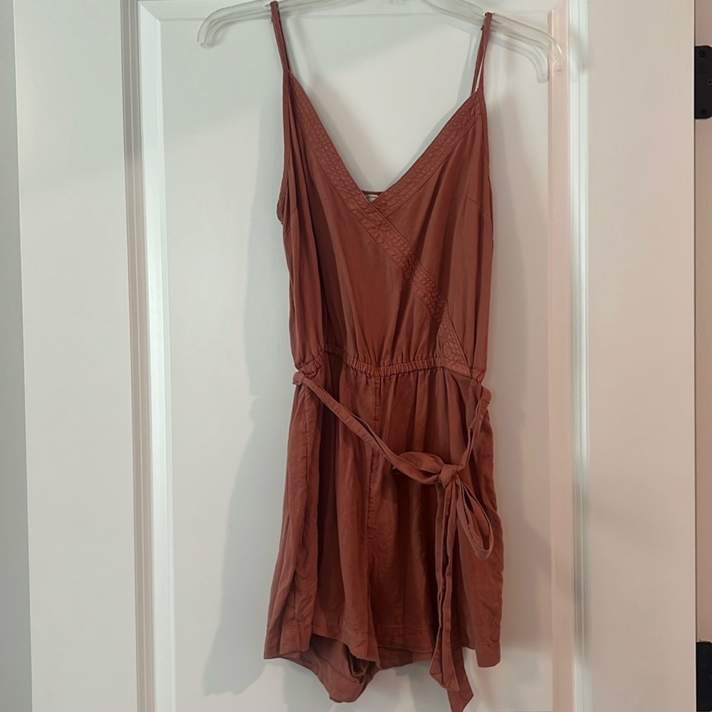 linen Abercrombie romper with tie waist